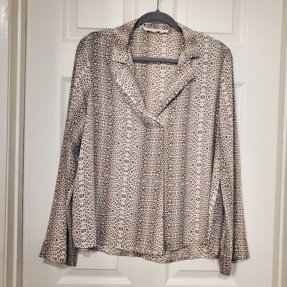 All in Favor Animal Print Blouse Sz L - Picture 1 of 8